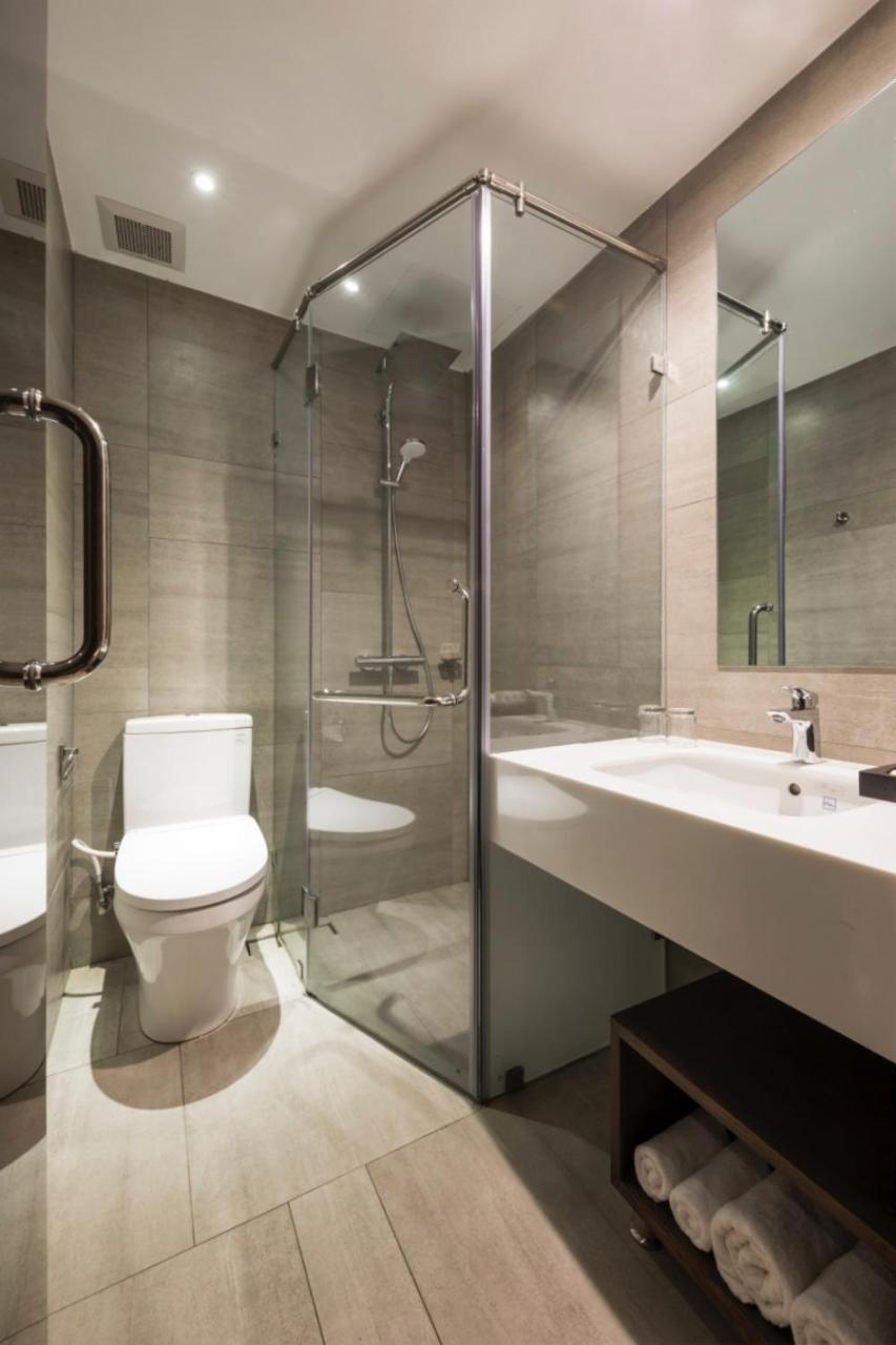 Triple E Hotel Fine Art Museum Ho Chi Minh City Exterior photo