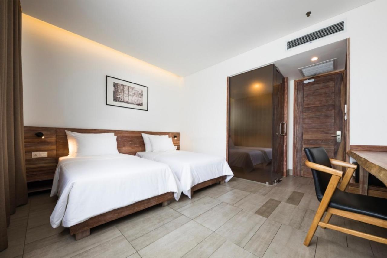 Triple E Hotel Fine Art Museum Ho Chi Minh City Exterior photo
