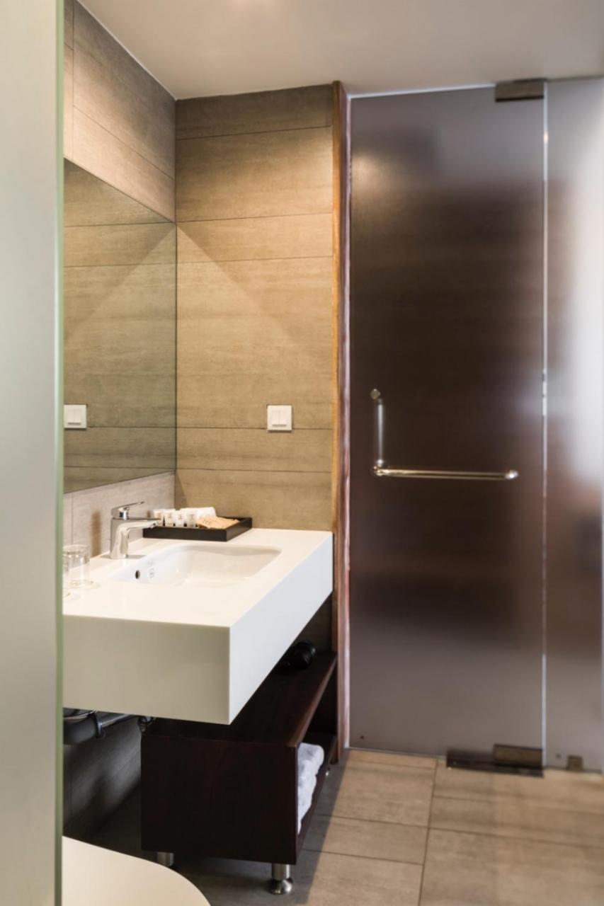 Triple E Hotel Fine Art Museum Ho Chi Minh City Exterior photo