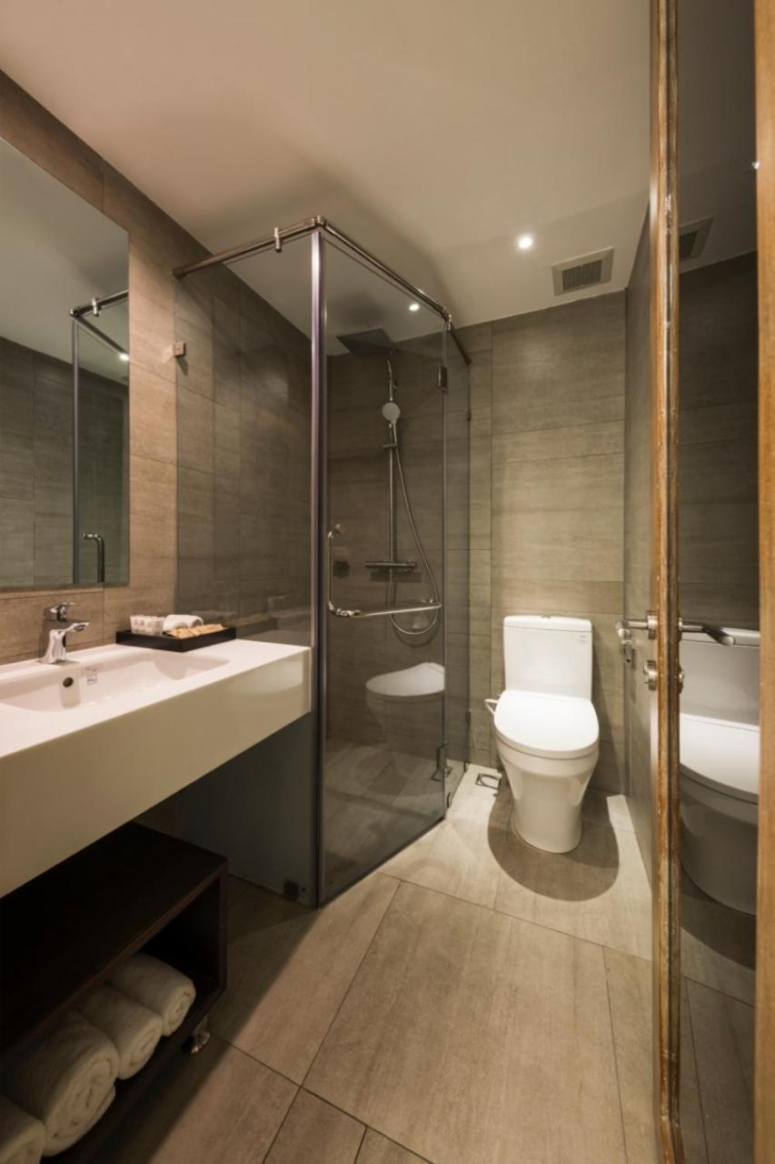 Triple E Hotel Fine Art Museum Ho Chi Minh City Exterior photo
