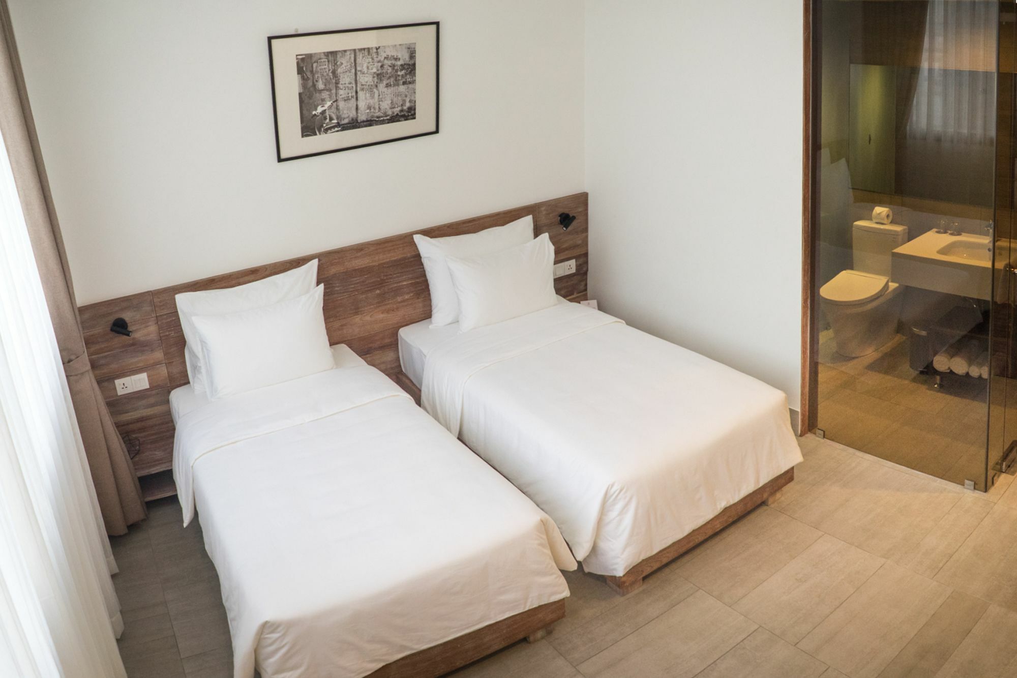Triple E Hotel Fine Art Museum Ho Chi Minh City Exterior photo