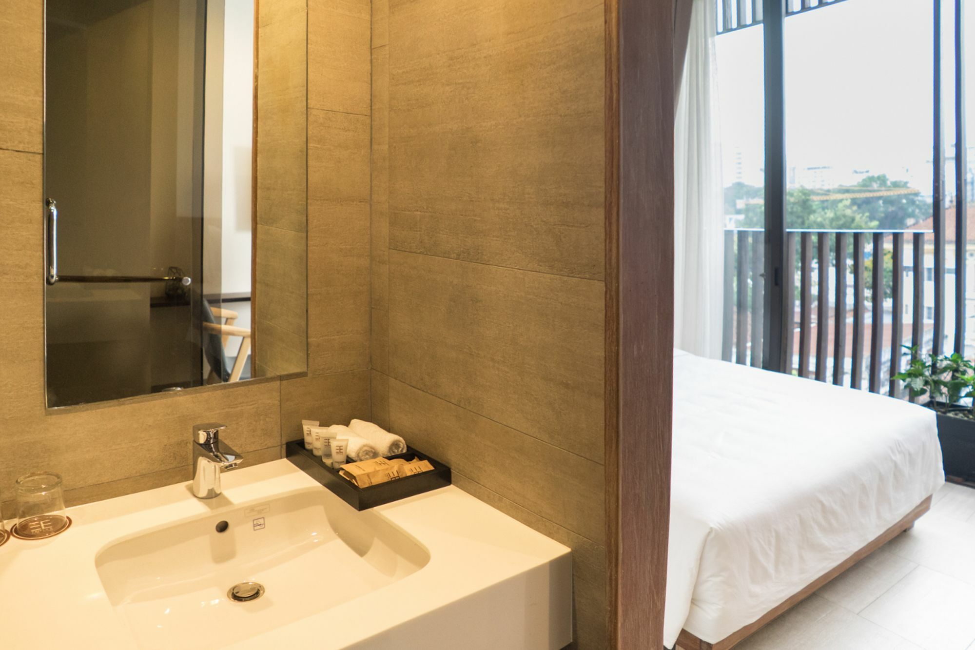 Triple E Hotel Fine Art Museum Ho Chi Minh City Exterior photo